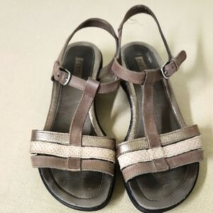 Ecco Leather Sandals Size 39 Grey